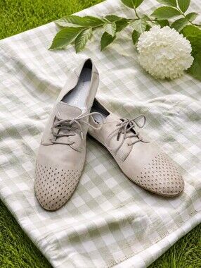 Tamaris Taupe Lace-Up Perforated Leather Oxford Shoes Sz 41/10 Wms
